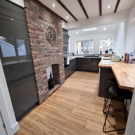 Hill View Villa Abertillery Exterior photo